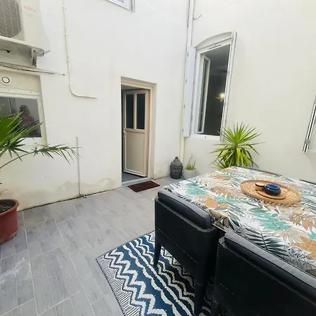 Centre Avec Patio Prive Apartament